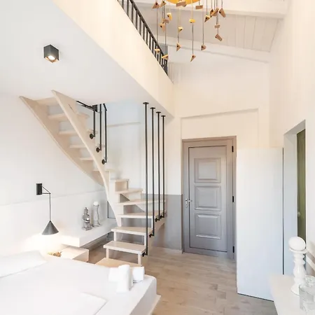 San Giovanni And 4*